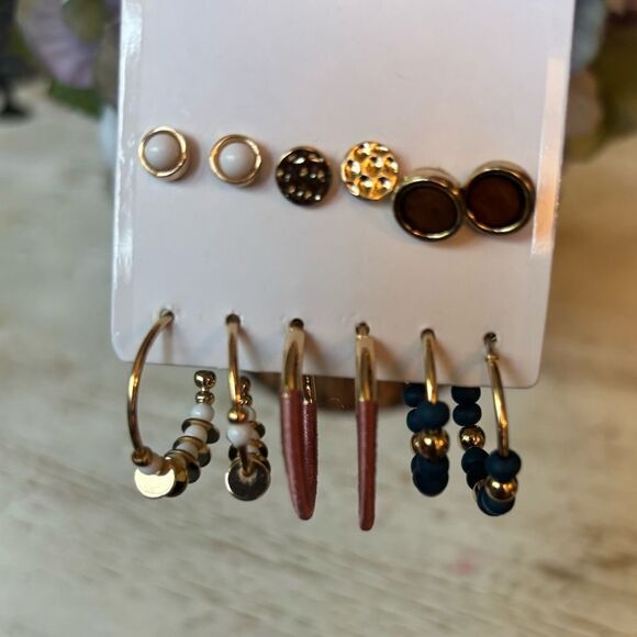 6 Pairs NEW! Goldtone Earrings Hypoallergenic  NWT

New with - Picture 1 of 7